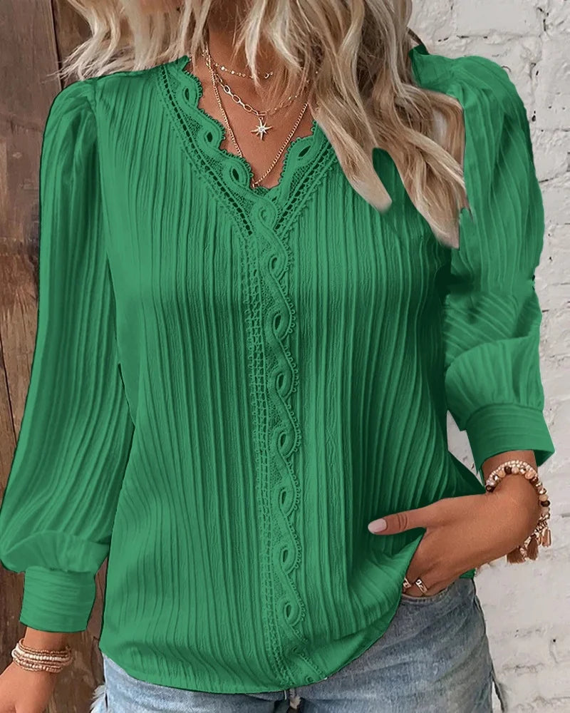 Weber™ | Selvie – Bluse mit Spitzenrand und Falten