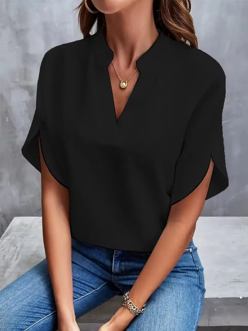 Weber™ | Malin – V-Ausschnitt Top aus weichem Stoff in femininem Farbton