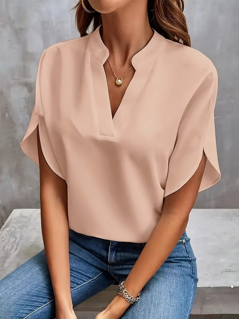 Weber™ | Malin – V-Ausschnitt Top aus weichem Stoff in femininem Farbton