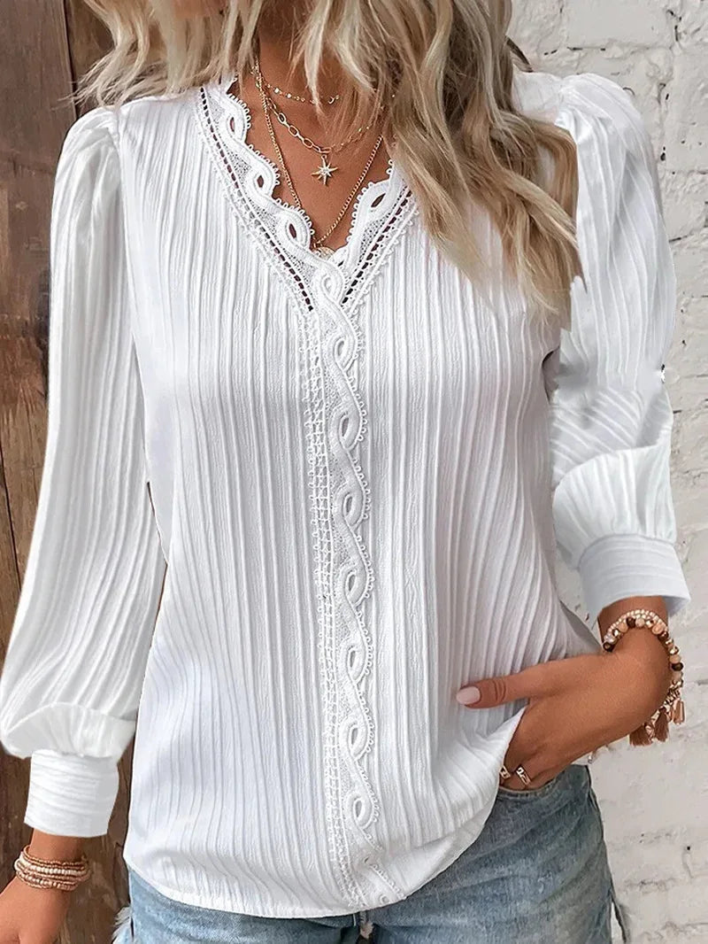 Weber™ | Selvie – Bluse mit Spitzenrand und Falten