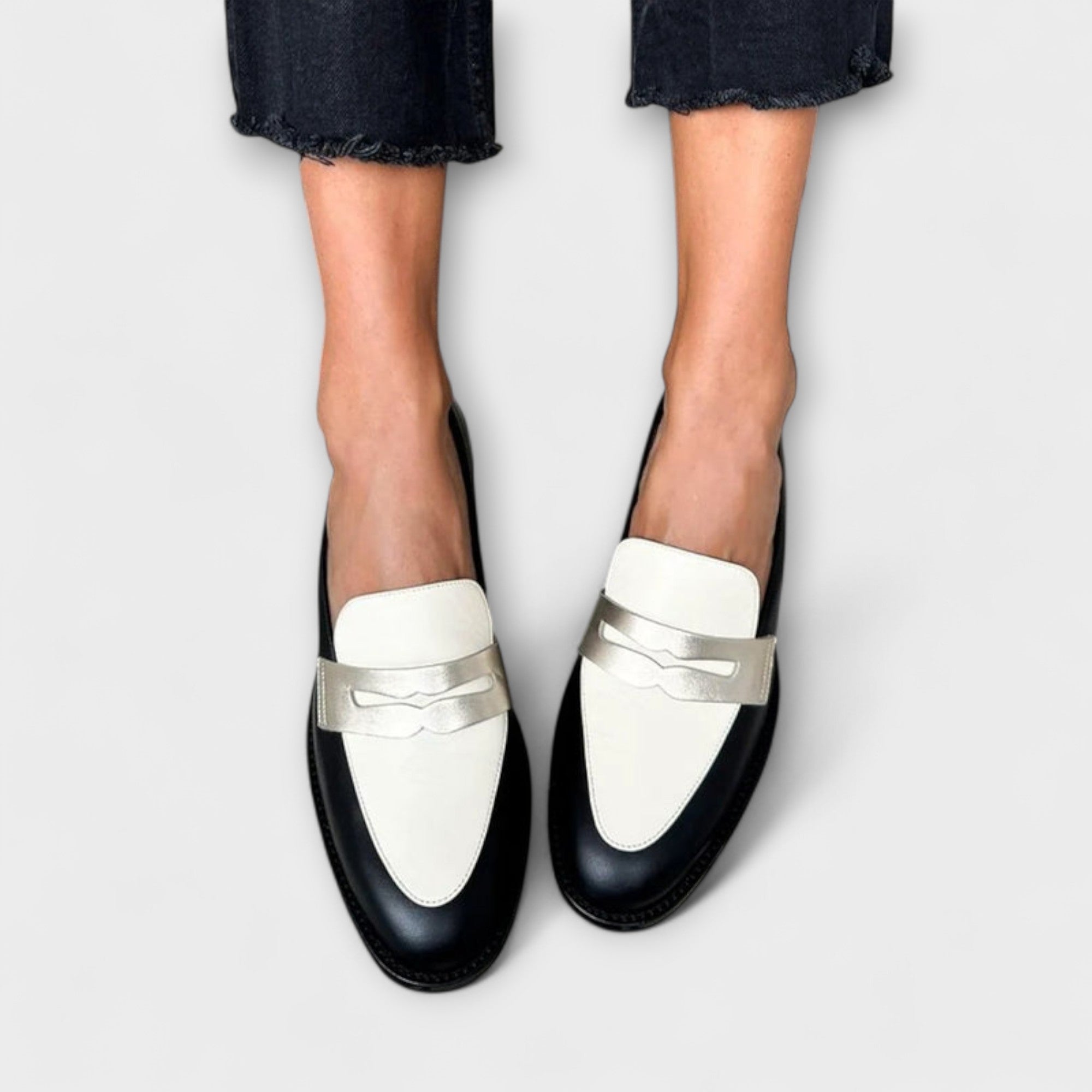 Weber™ | Xara – Schwarze Loafers mit Metalloberfläche