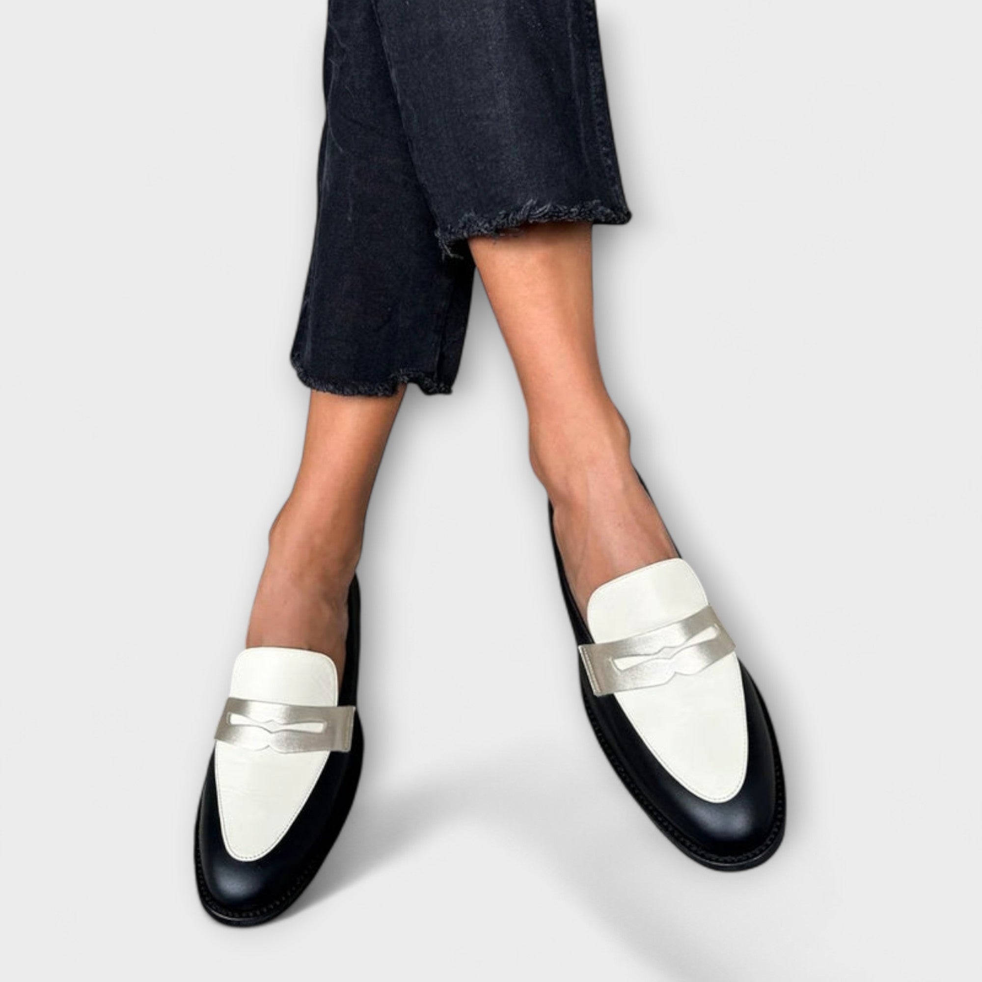 Weber™ | Xara – Schwarze Loafers mit Metalloberfläche