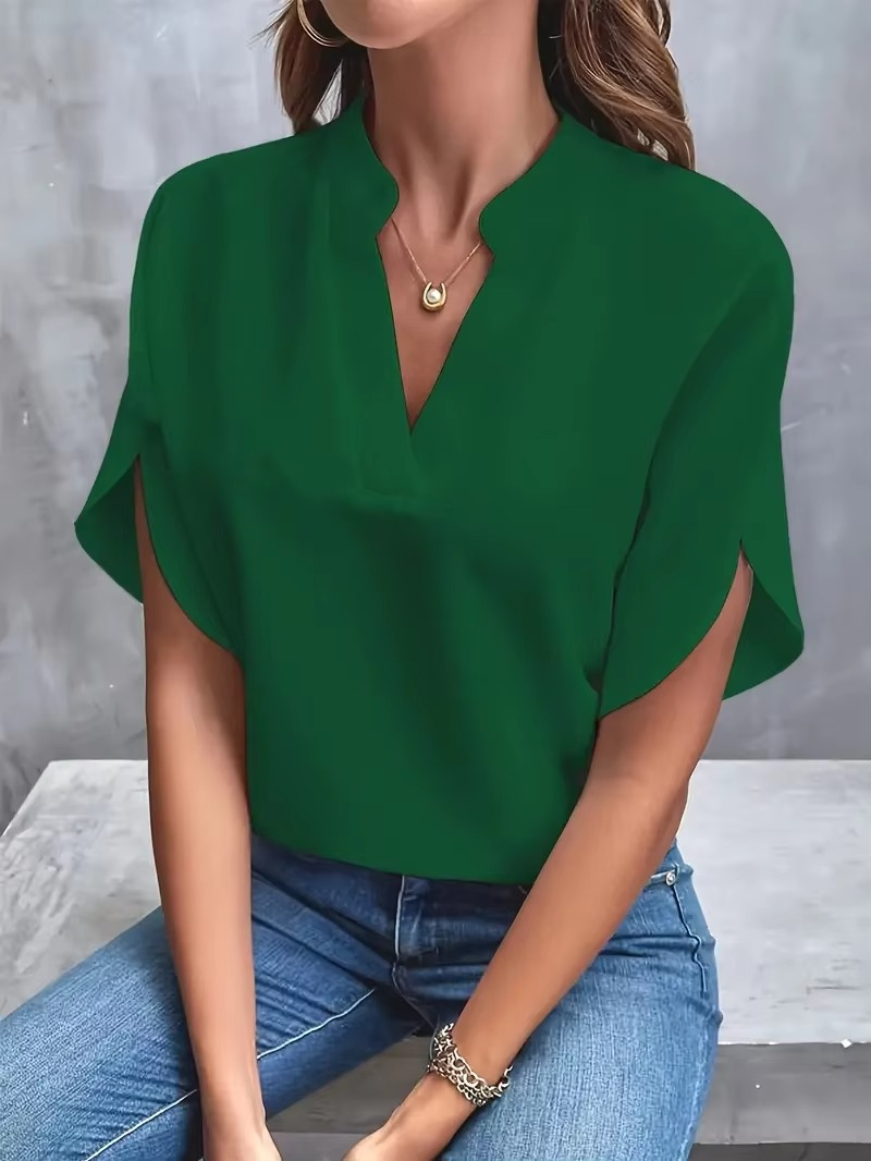 Weber™ | Malin – V-Ausschnitt Top aus weichem Stoff in femininem Farbton