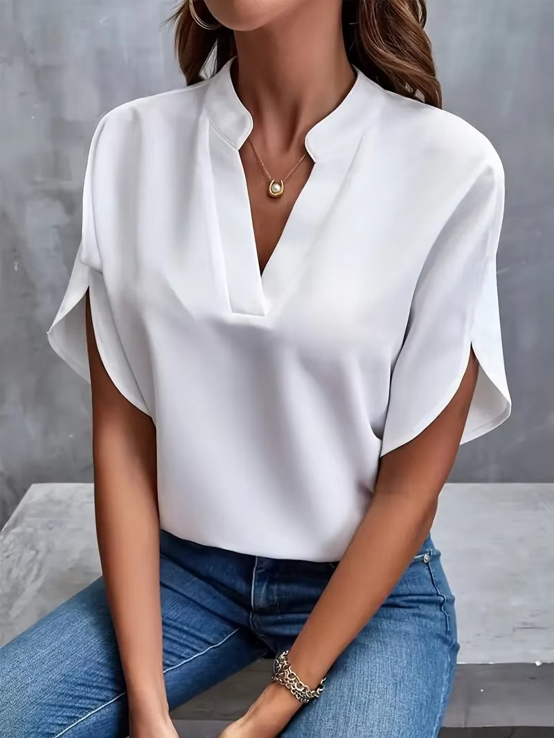 Weber™ | Malin – V-Ausschnitt Top aus weichem Stoff in femininem Farbton